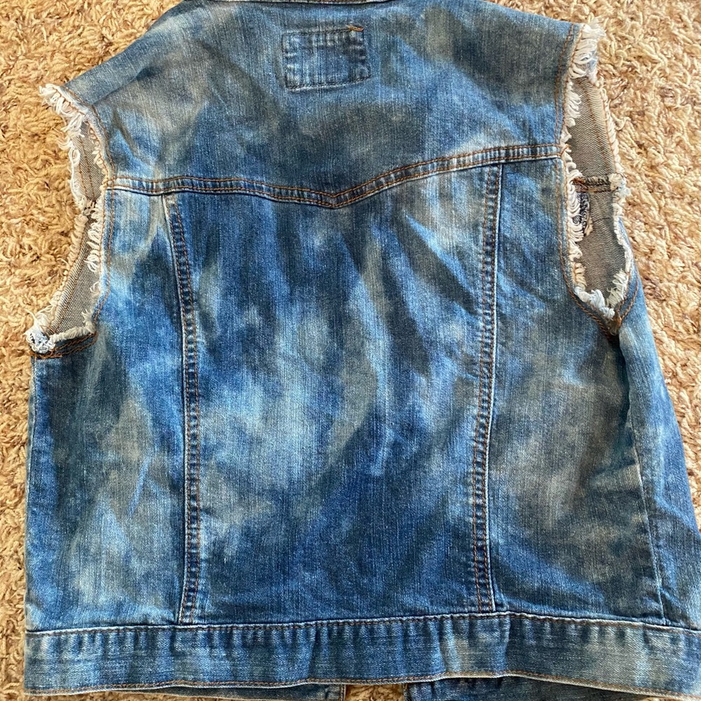 Jean jacket - Picture 2 of 3